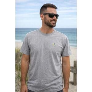 Avalanche Outdoor Grey T-Shirt Size Medium - Great Conditon